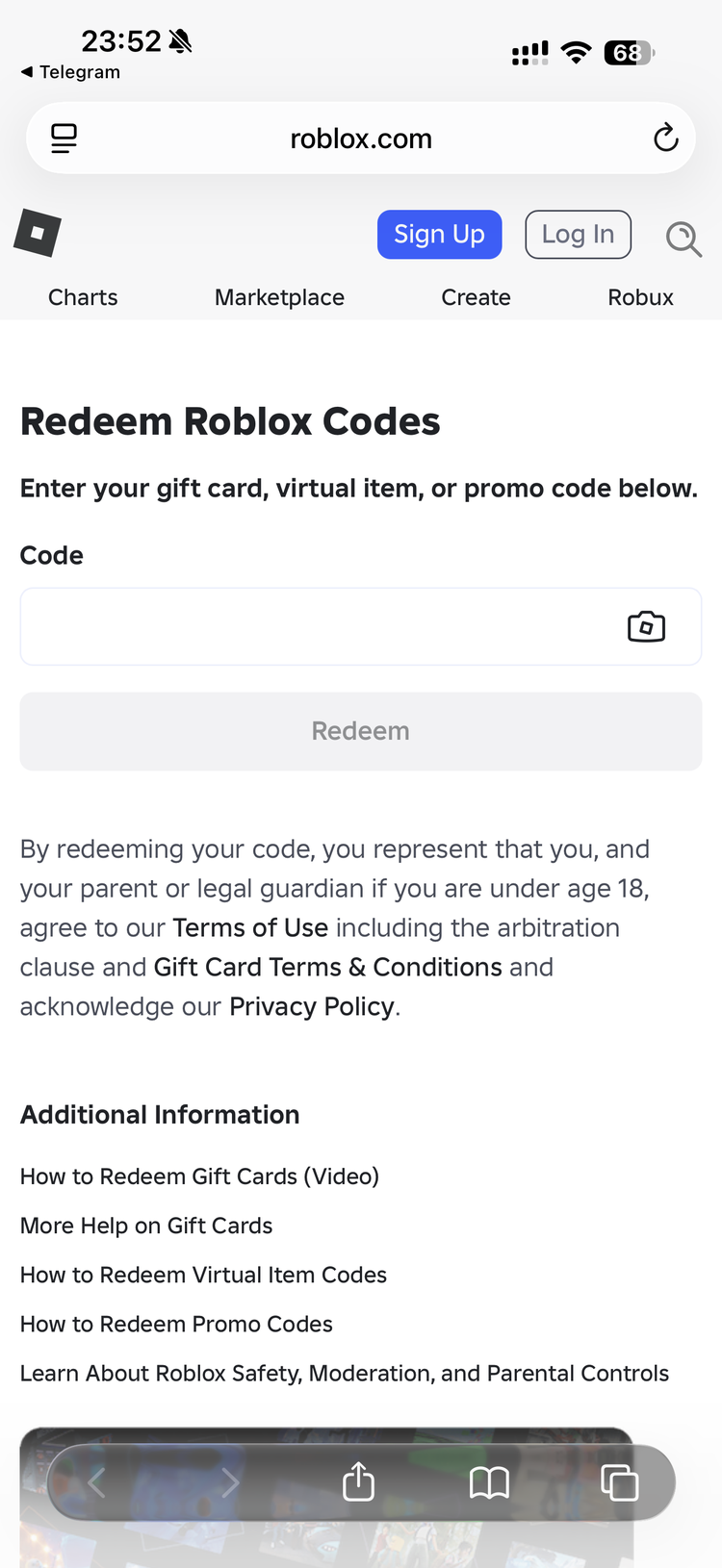 Страница roblox.com/redeem на телефоне в Safari: поле Code и кнопка Redeem